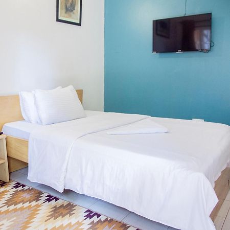 Explorers Hub Kampala Luaran gambar