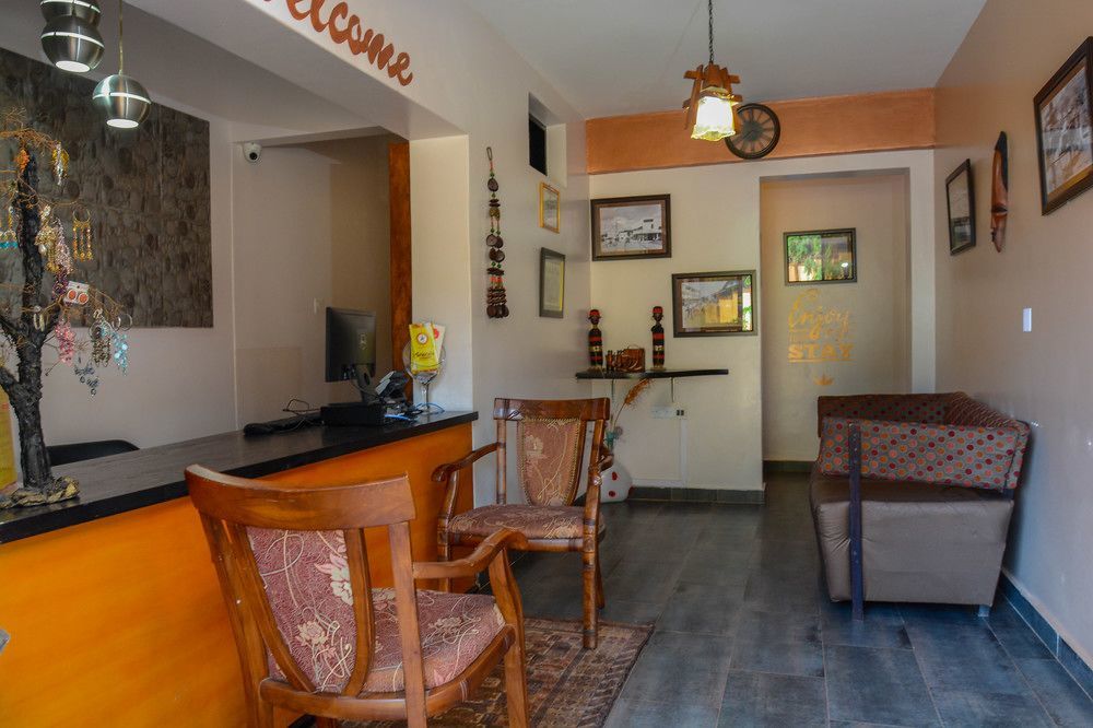 Explorers Hub Kampala Luaran gambar