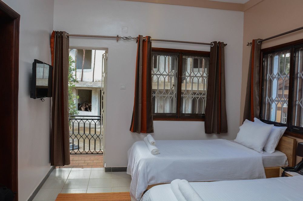 Explorers Hub Kampala Luaran gambar